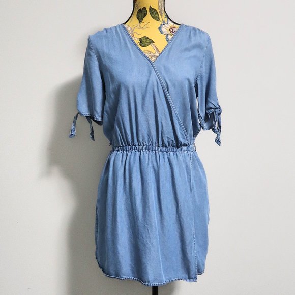 GAP Chambray Wrap Dress Size Small - Picture 4 of 12